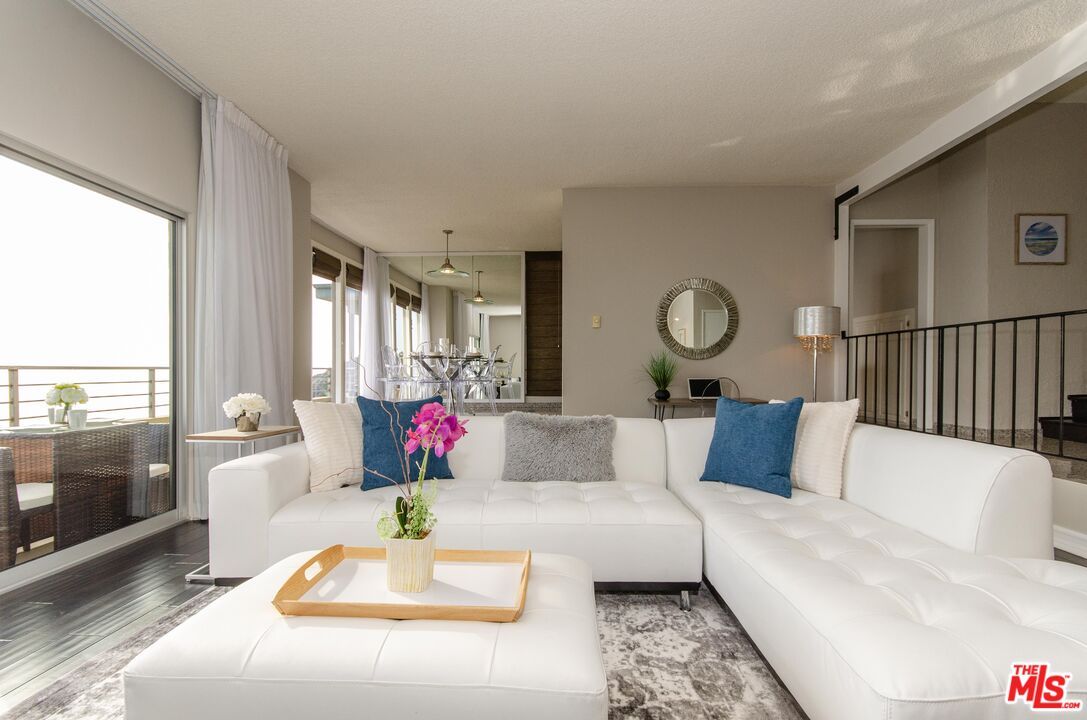 Dining room, Interior, Living room, Pendant Lights, Wood Texture Flooring