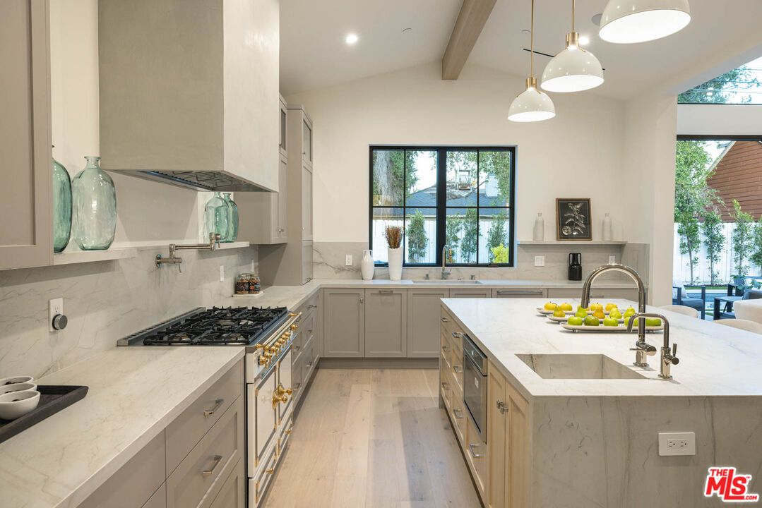 Interior, Kitchen, Pendant Lights, Recessed Lighting, Wooden Beams, Wood Texture Flooring