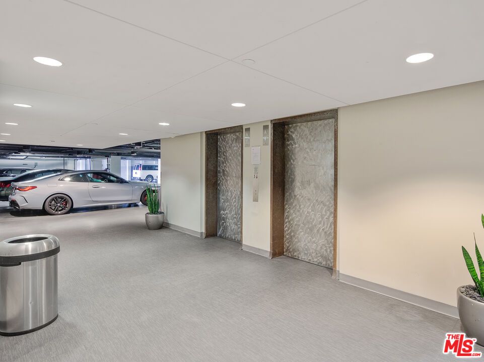 Elevator, Interior, Recessed Lighting