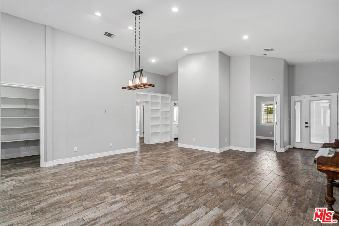 Empty room, Interior, Pendant Lights, Piano, Recessed Lighting, Wood Texture Flooring