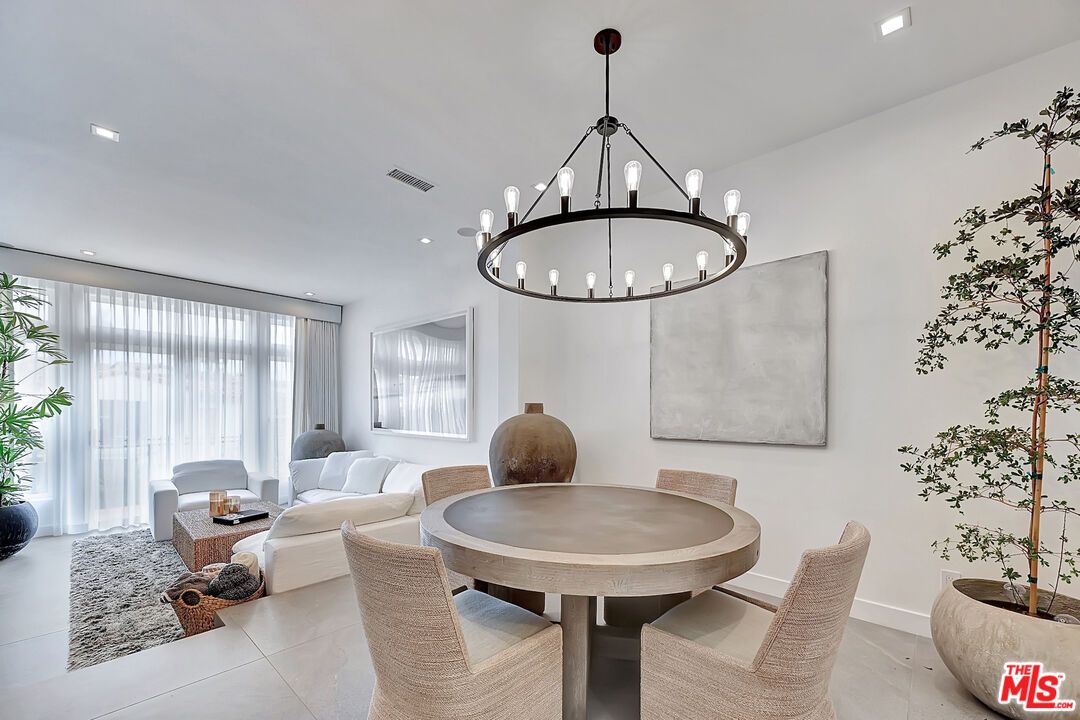 Chandelier, Dining room, Interior, Living room, Pendant Lights, Recessed Lighting