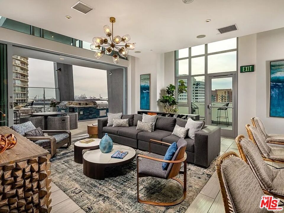 Interior, Living room, Pendant Lights, Recessed Lighting