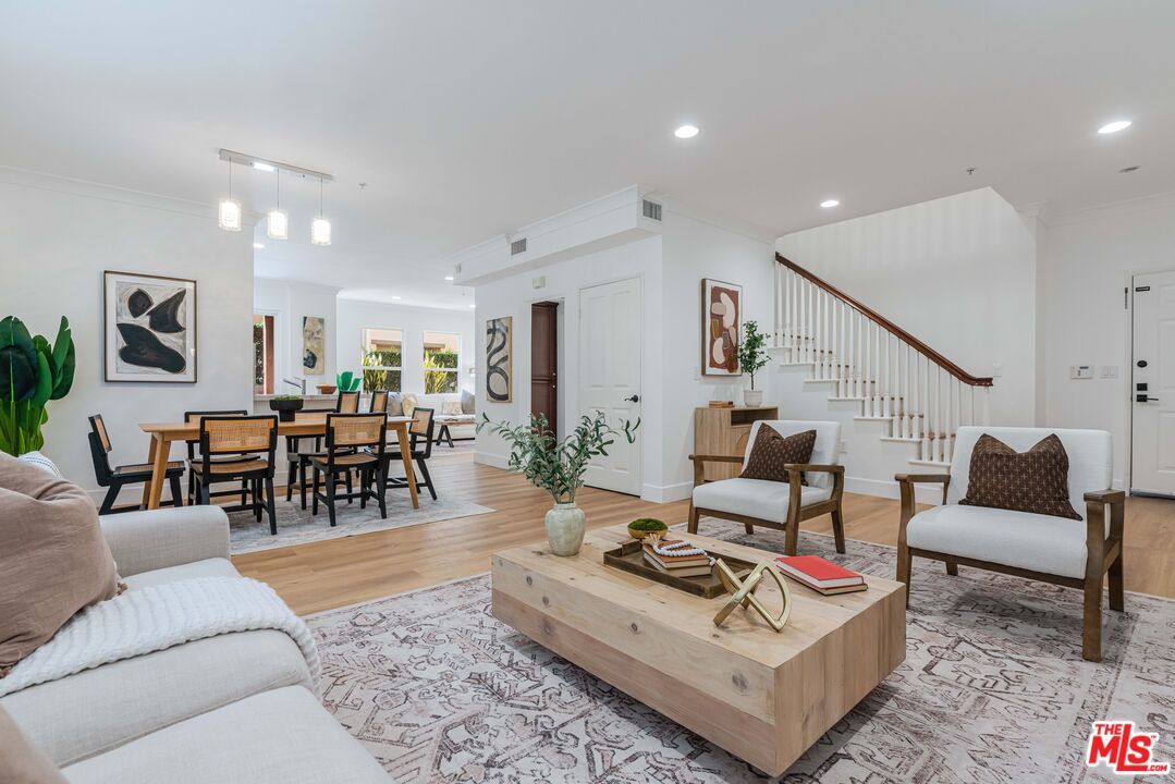 Dining room, Interior, Living room, Pendant Lights, Recessed Lighting, Wood Texture Flooring