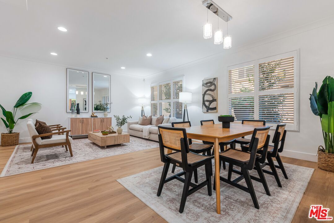 Dining room, Interior, Living room, Pendant Lights, Recessed Lighting, Wood Texture Flooring