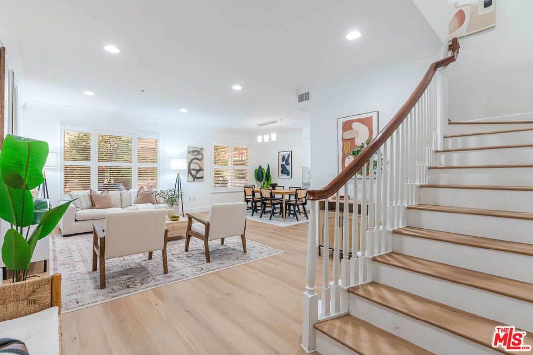Dining room, Interior, Living room, Pendant Lights, Recessed Lighting, Wood Texture Flooring