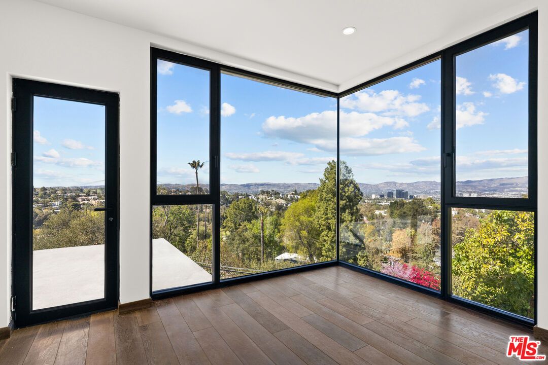 Empty room, Interior, Recessed Lighting, Sun Room, Wood Texture Flooring