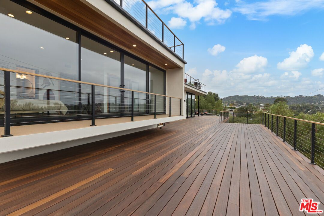 Exterior, Wood Texture Flooring