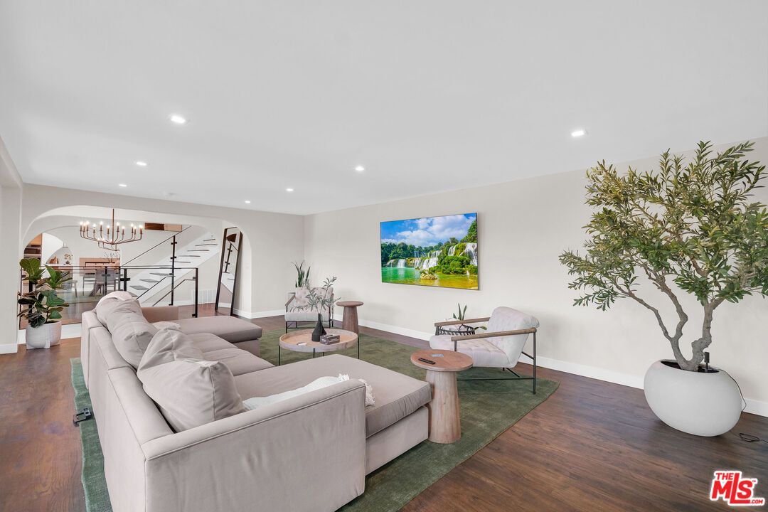 Chandelier, Interior, Living room, Recessed Lighting, Wood Texture Flooring