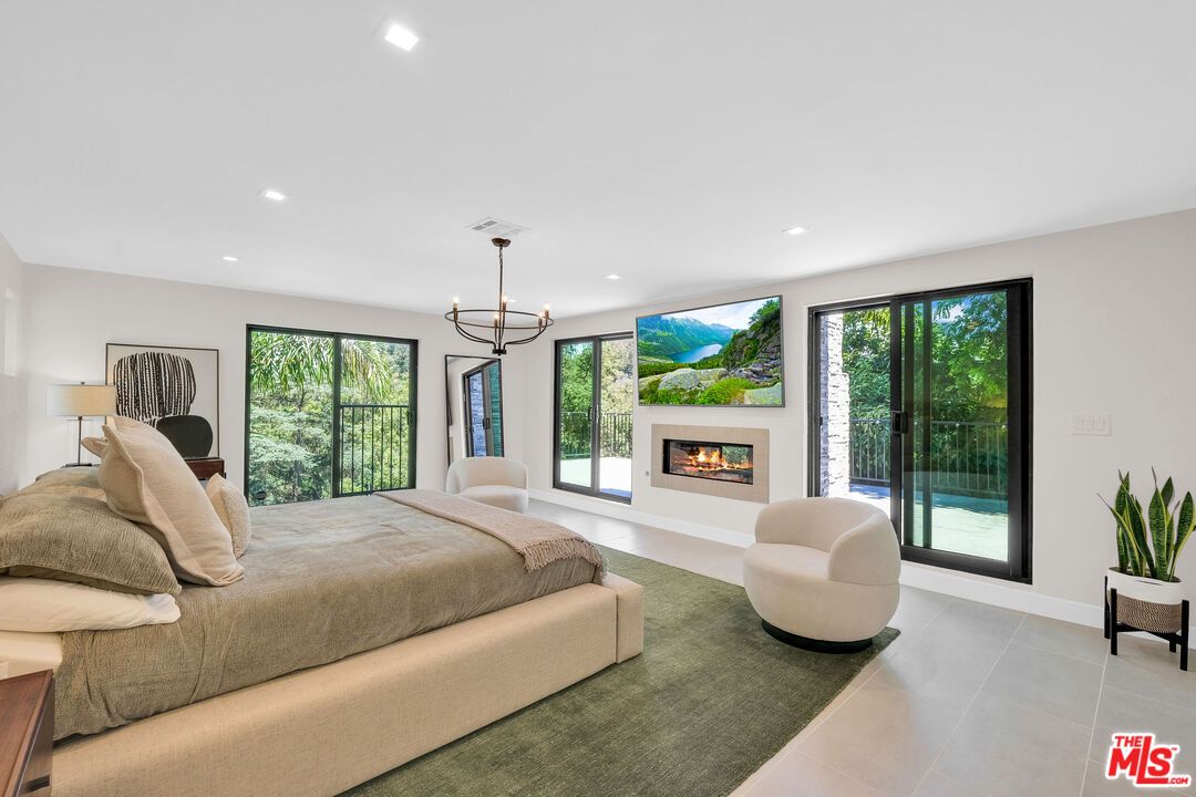 Bedroom, Fireplace, Interior, Pendant Lights, Recessed Lighting