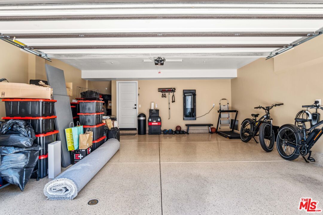 Garage, Interior
