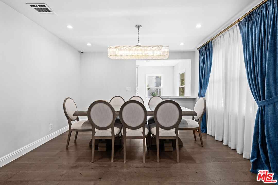 Chandelier, Dining room, Interior, Recessed Lighting, Wood Texture Flooring