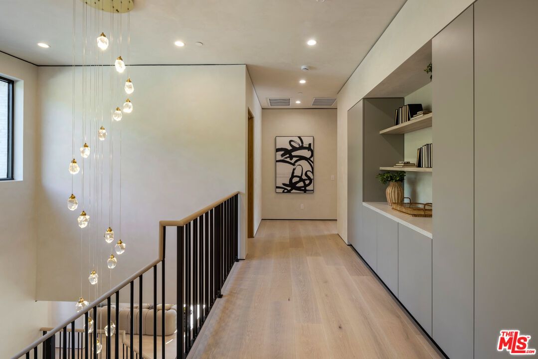 Interior, Pendant Lights, Recessed Lighting, Wood Texture Flooring
