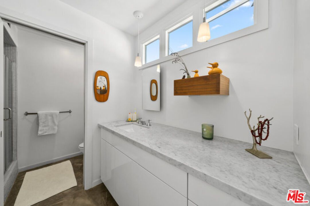 Bathroom, Interior, Pendant Lights