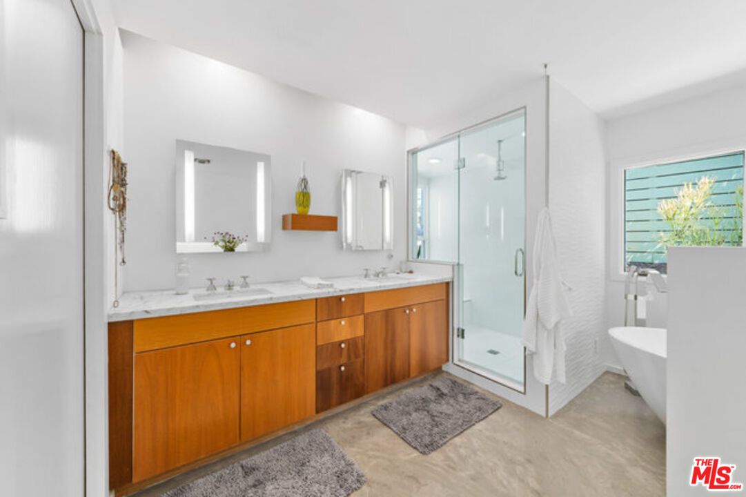 Bathroom, Dual Sink Vanities, Free Standing Baths, Glass Shower, Interior, Recessed Lighting