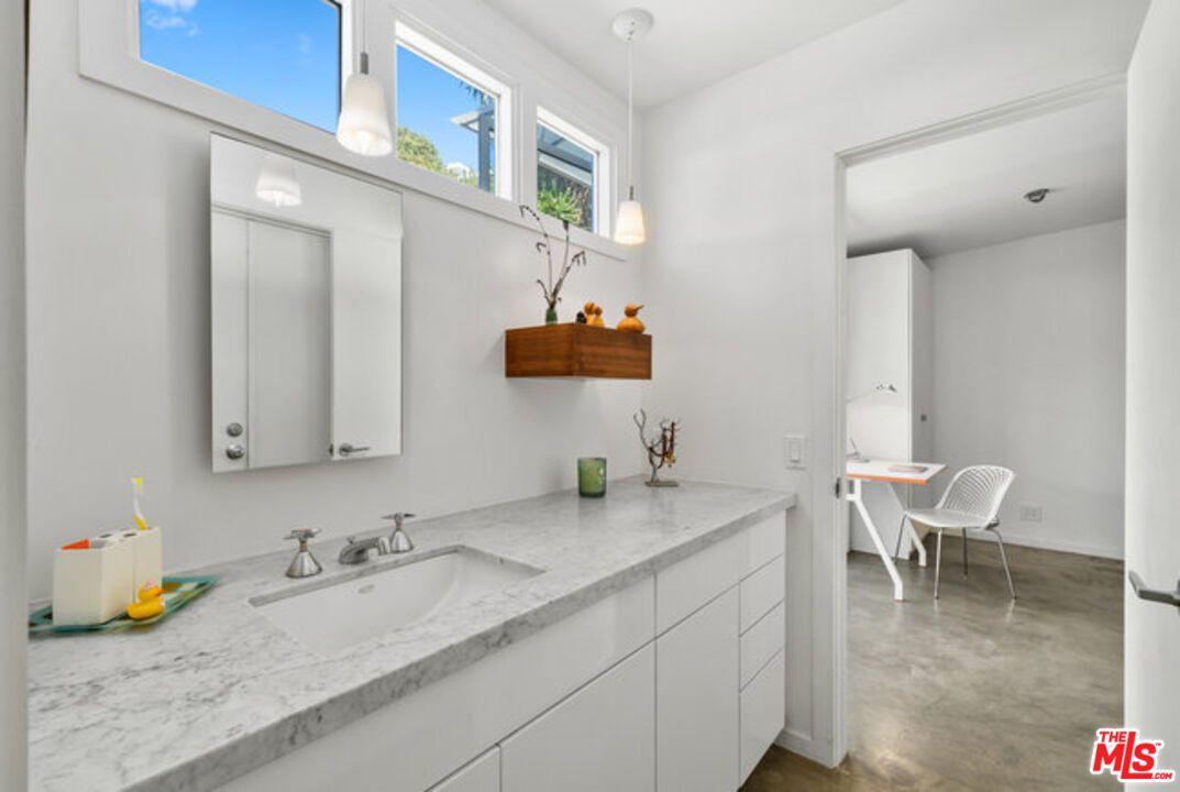 Bathroom, Interior, Pendant Lights
