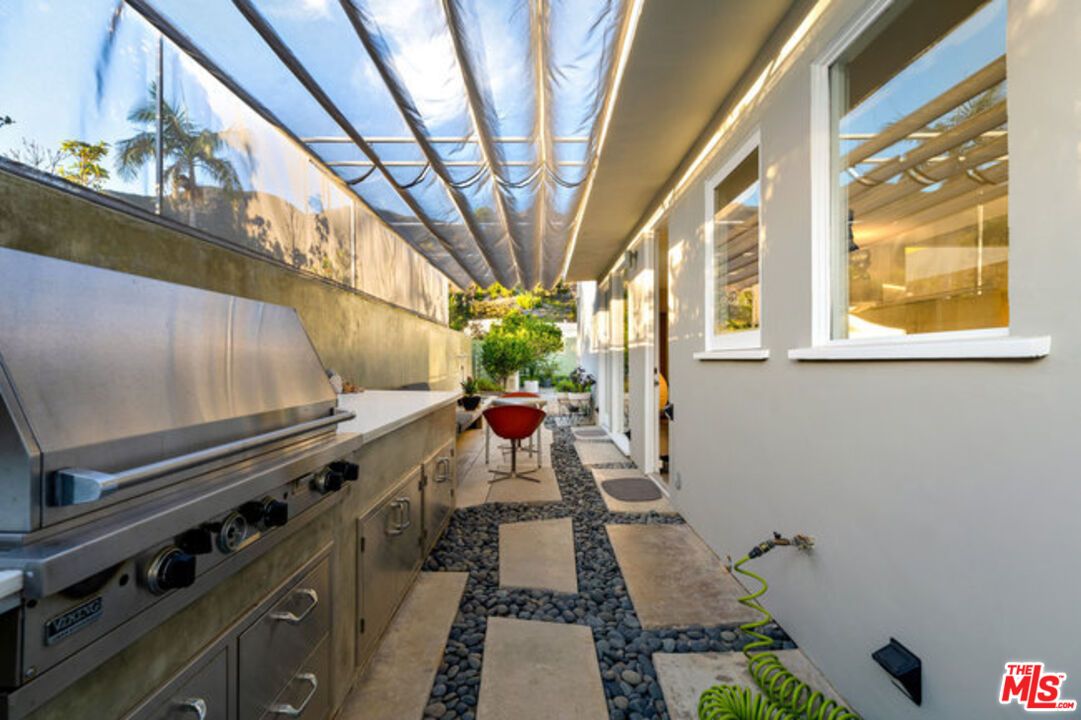 Exterior, Glass Ceilings, Outdoor Kitchen, Sun Room
