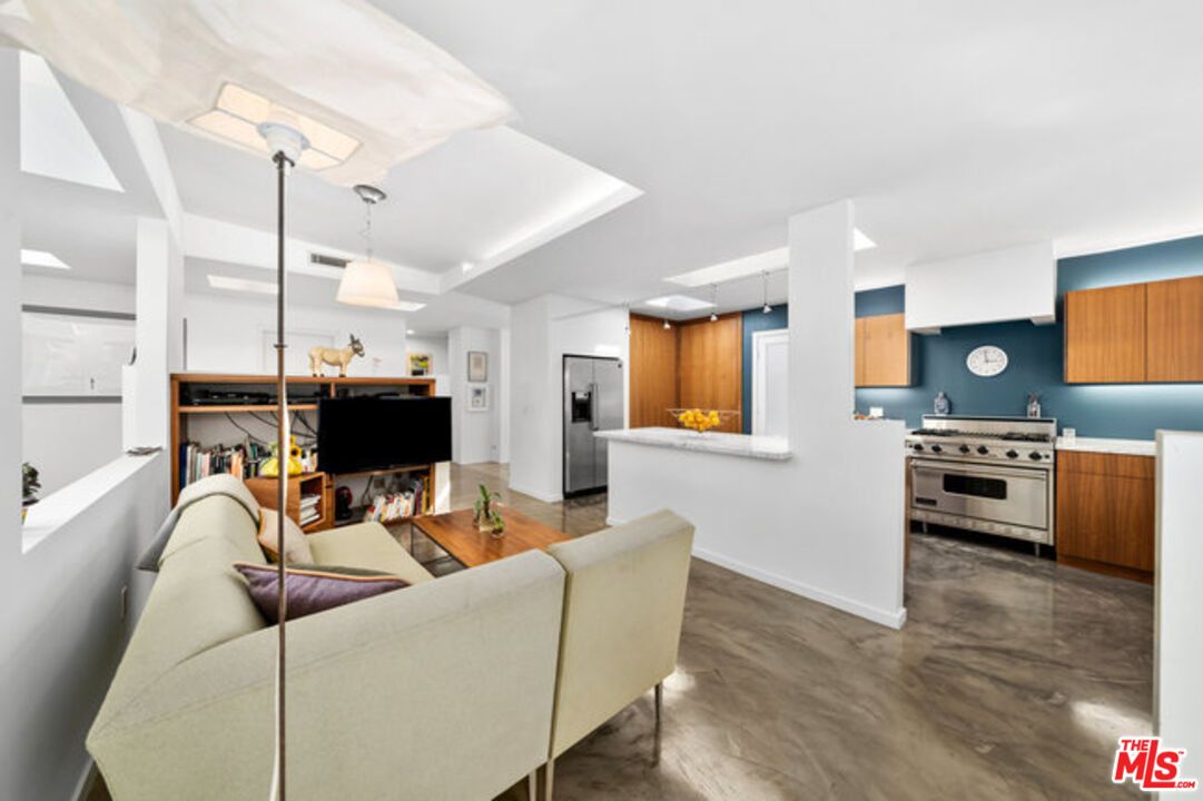 Interior, Kitchen, Living room, Pendant Lights, Stainless Steel Appliances