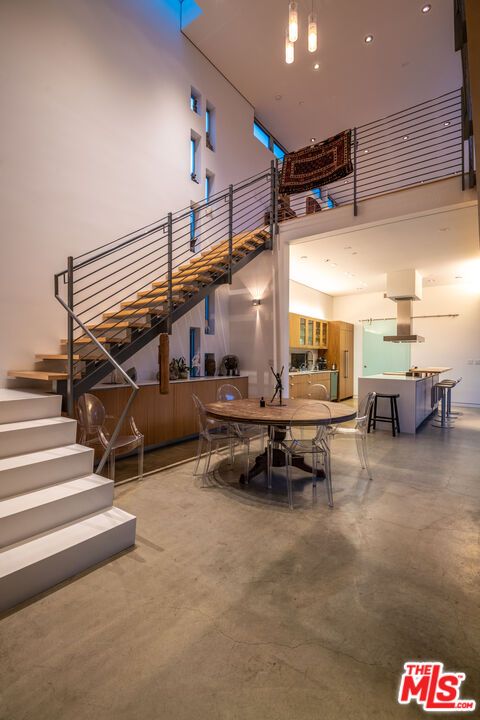 Exterior, Pendant Lights, Recessed Lighting