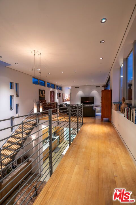 Interior, Pendant Lights, Recessed Lighting, Wood Texture Flooring