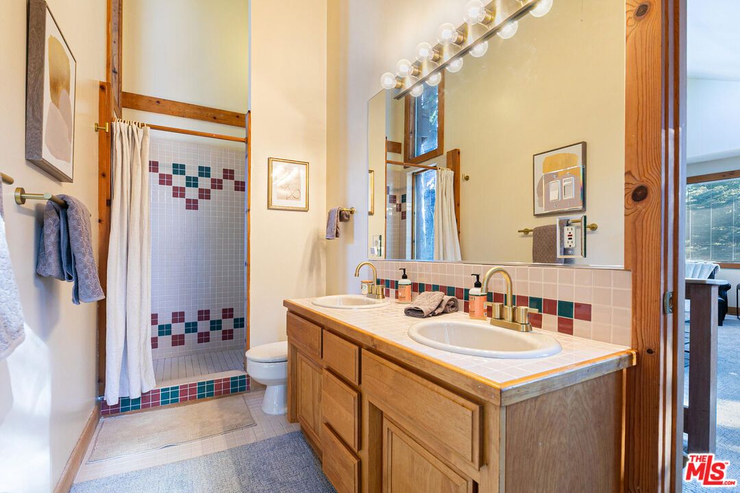 Bathroom, Interior, Tile Countertops