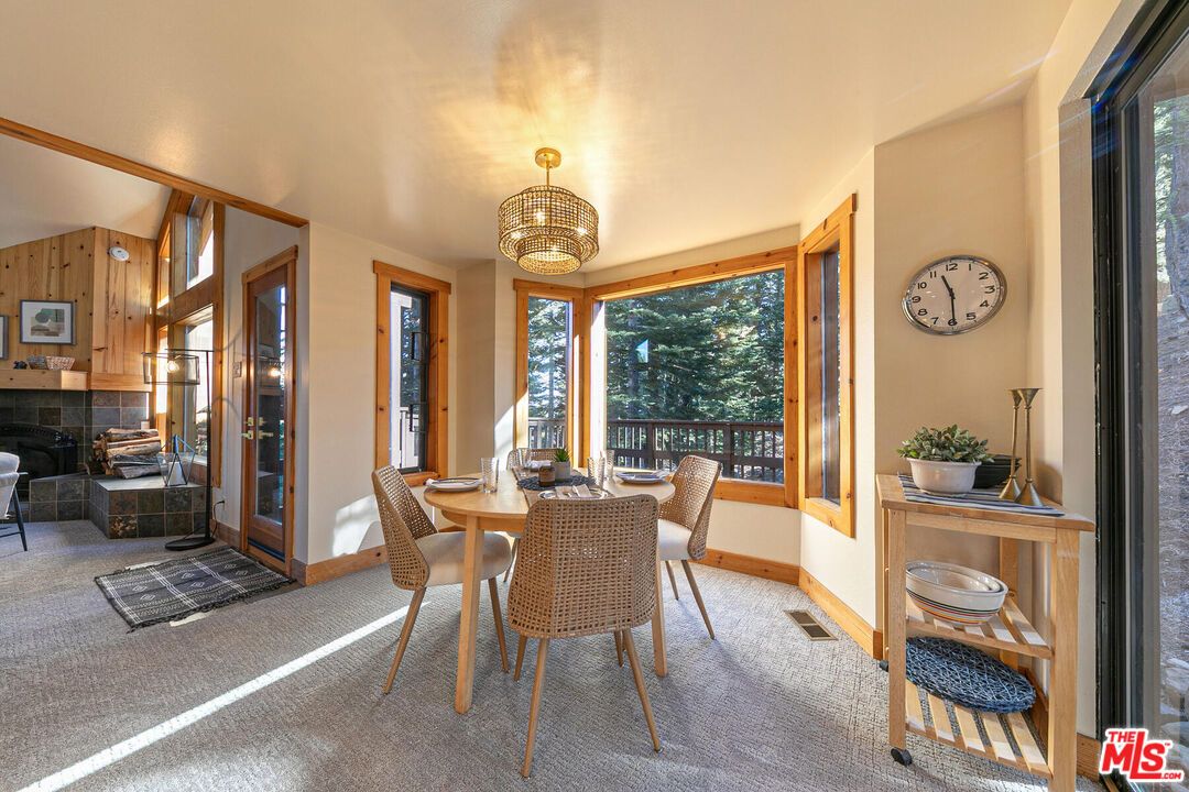 Chandelier, Dining room, Interior