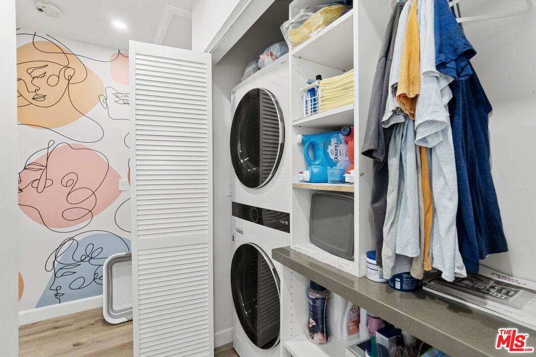 Interior, Recessed Lighting, Utility Closets, Washer, Wood Texture Flooring