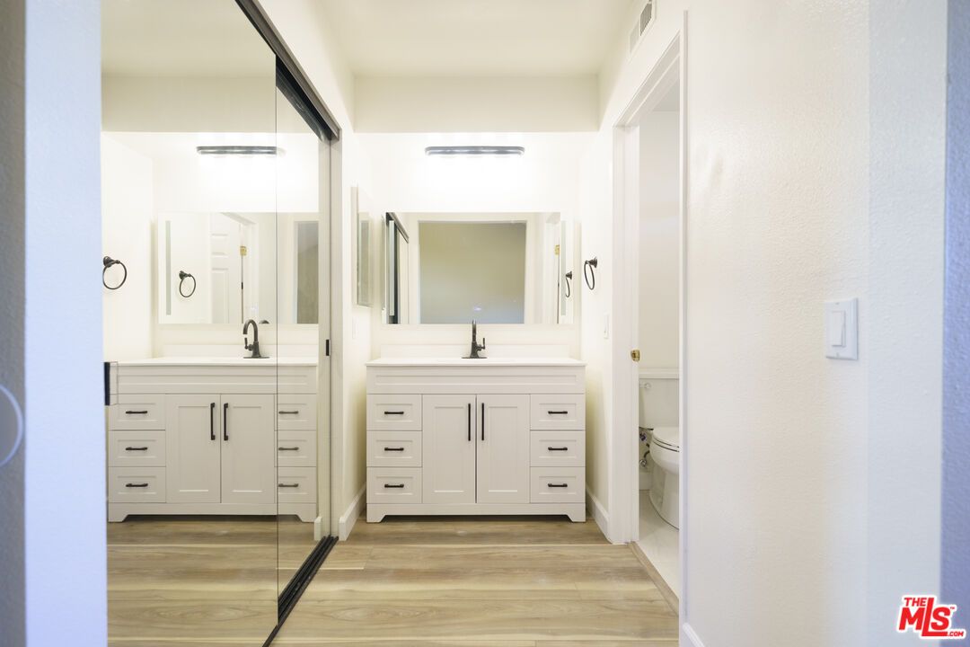 Bathroom, Dual Sink Vanities, Interior, Wood Texture Flooring