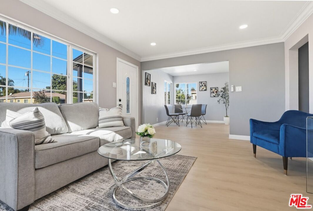 Dining room, Interior, Living room, Recessed Lighting, Wood Texture Flooring