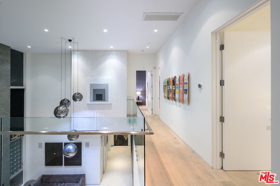 Interior, Pendant Lights, Recessed Lighting, Wood Texture Flooring