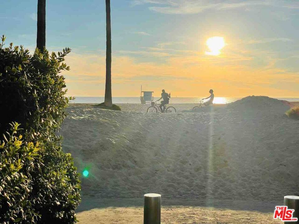 Exterior, Pool, Water