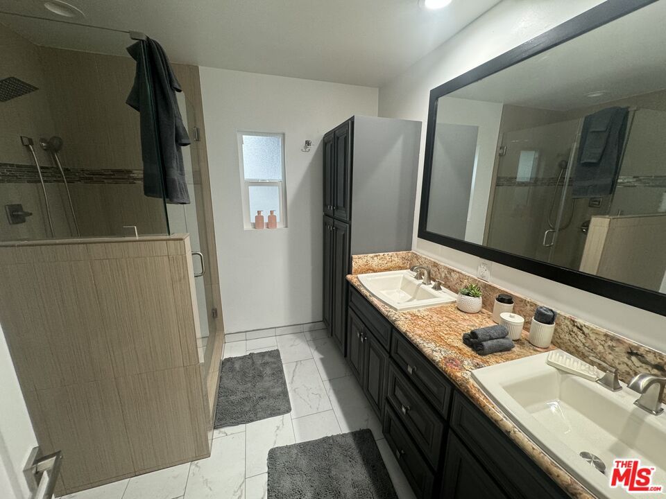 Bathroom, Dual Sink Vanities, Interior, Marble, Recessed Lighting