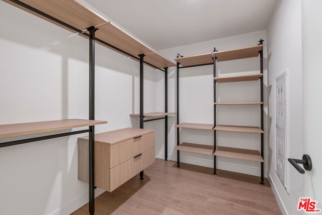 Interior, Walk-in Closets, Wood Texture Flooring
