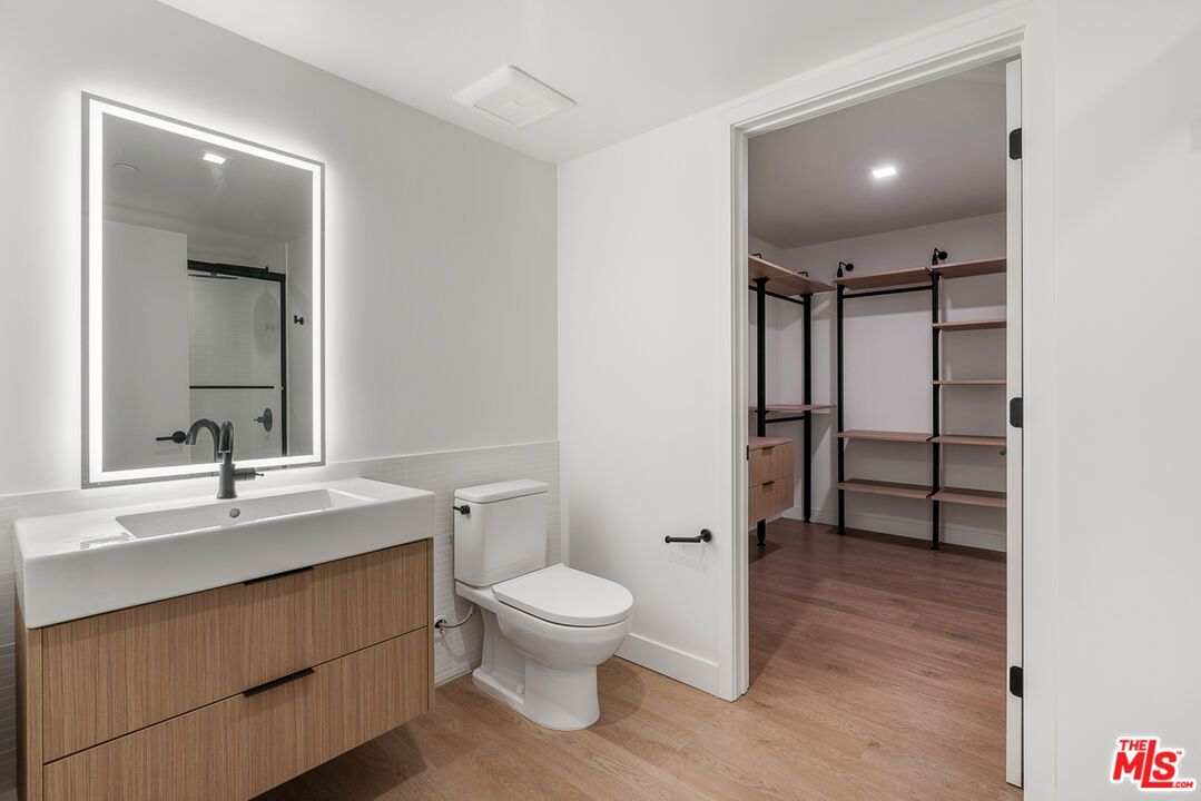 Bathroom, Interior, Recessed Lighting, Walk-in Closets, Wood Texture Flooring