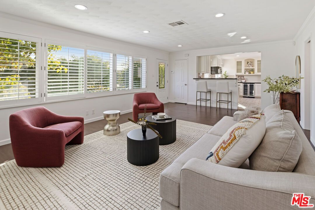 Interior, Kitchen, Living room, Recessed Lighting, Wood Texture Flooring