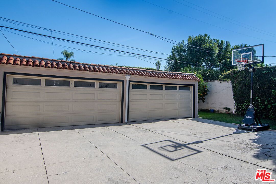 Detached Garage, Exterior