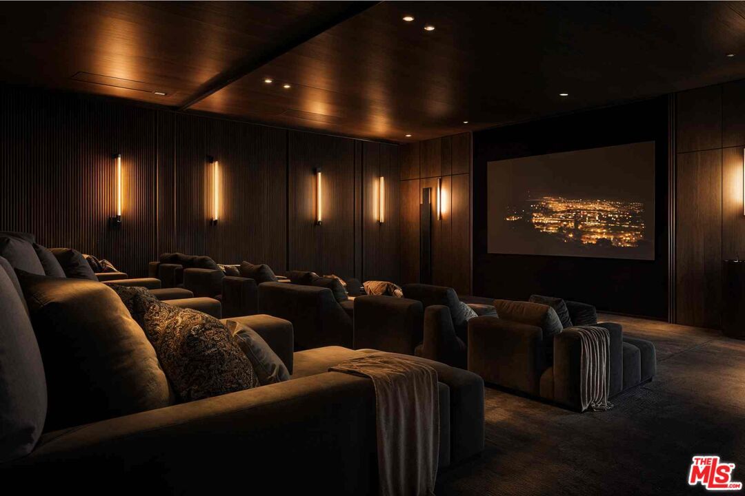 Interior, Projection Screen, Recessed Lighting, Theatre Room