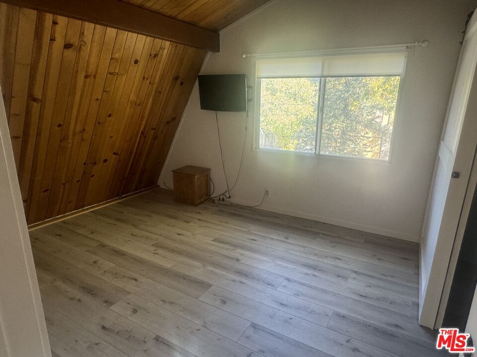 Empty room, Interior, Wooden Beams, Wooden Ceilings, Wood Texture Flooring, Wooden Walls