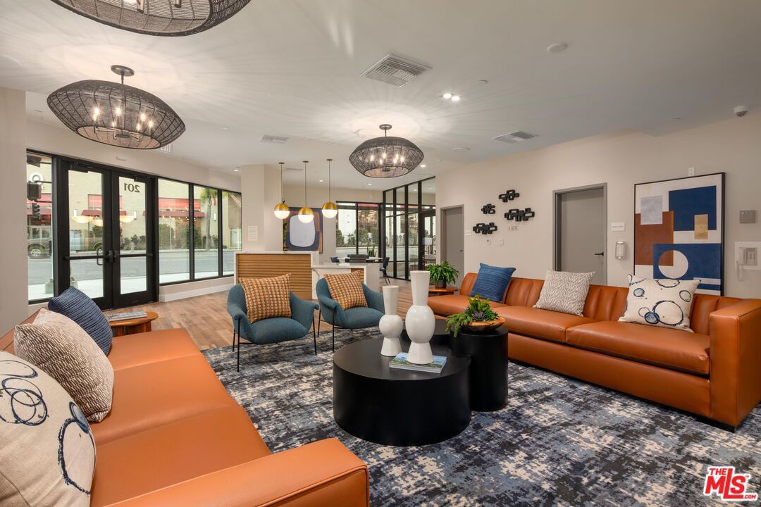 Interior, Living room, Pendant Lights, Recessed Lighting, Wood Texture Flooring