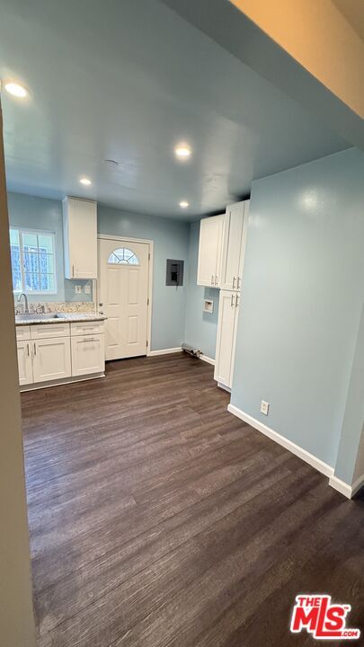 Empty room, Interior, Kitchen, Recessed Lighting, Wood Texture Flooring