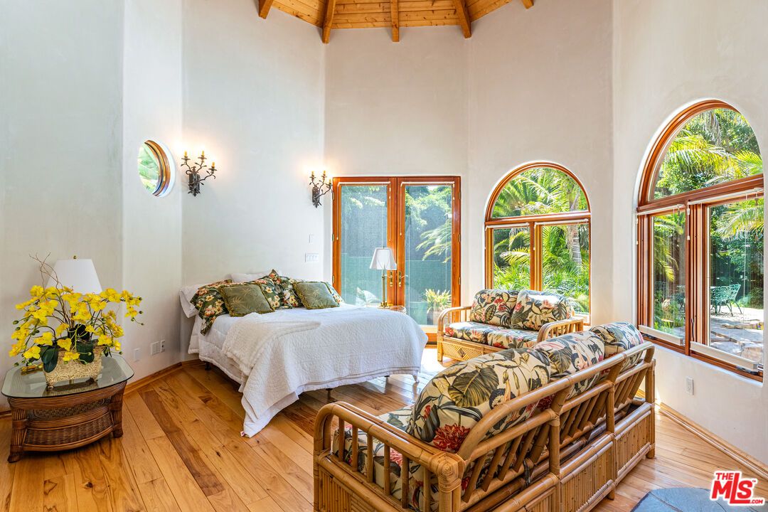 Bedroom, Interior, Wooden Beams, Wooden Ceilings, Wood Texture Flooring