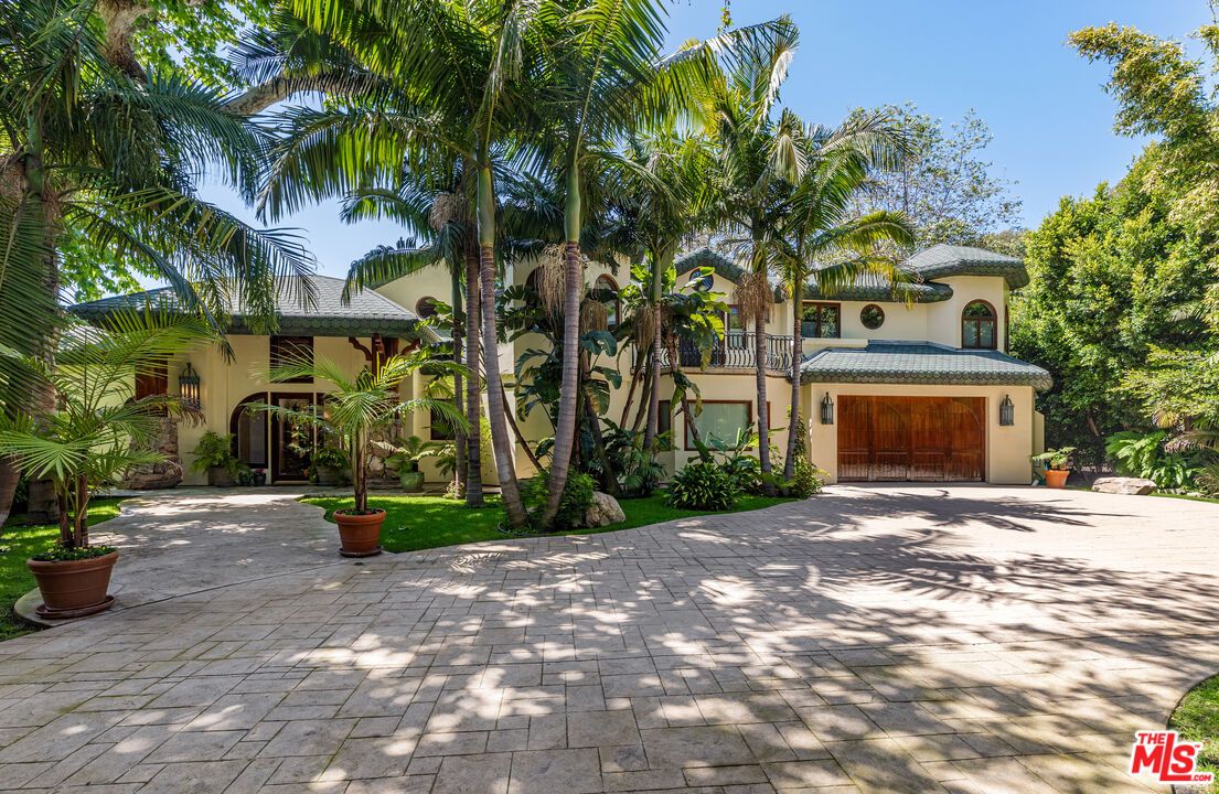 Attached, Backyard, Exterior, Facade, Mediterranean