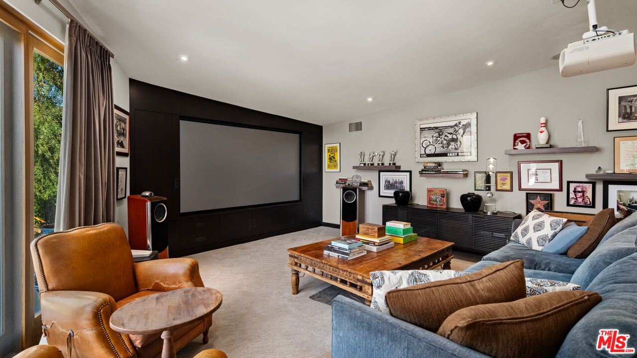 Interior, Living room, Projection Screen, Recessed Lighting, Theatre Room