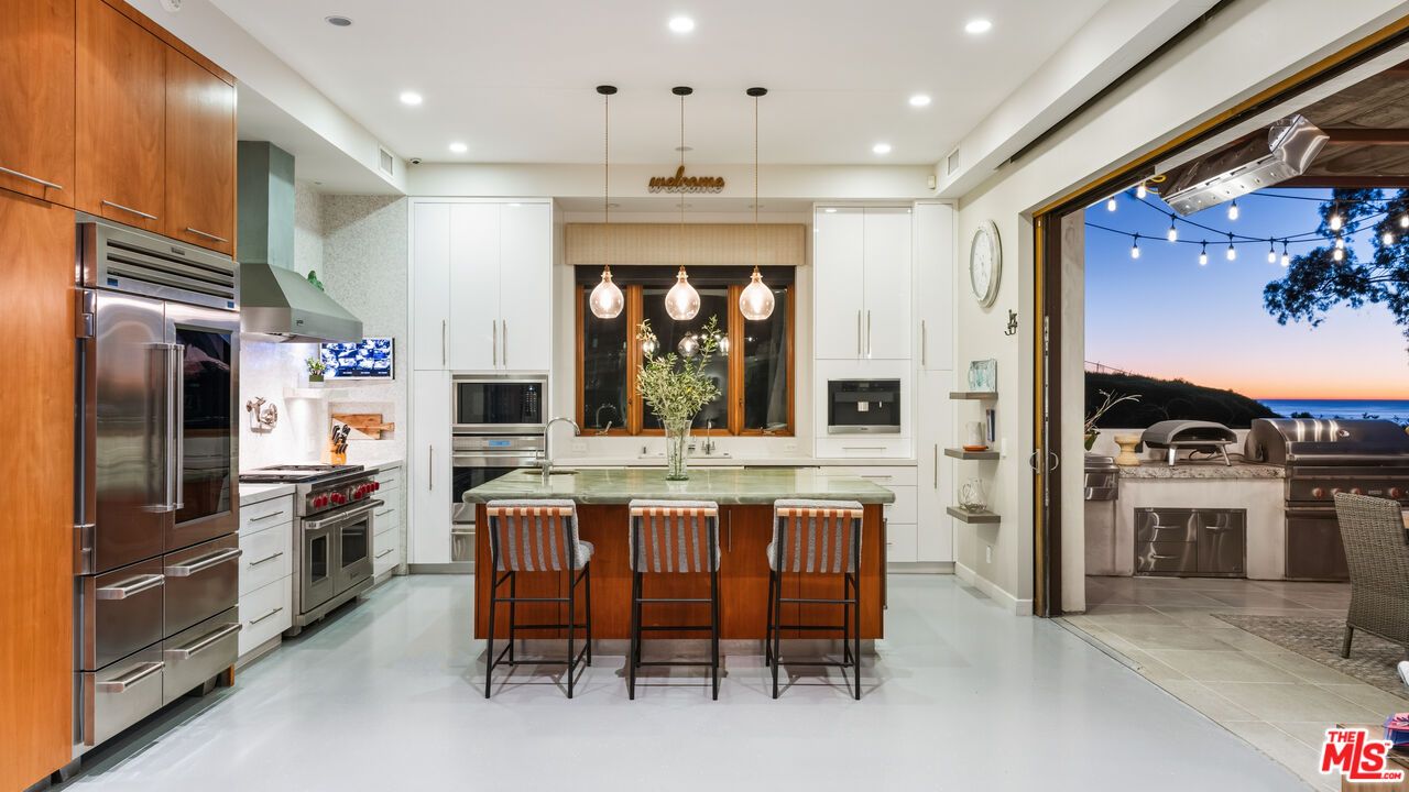 Interior, Kitchen, Pendant Lights, Recessed Lighting, Stainless Steel Appliances, Water