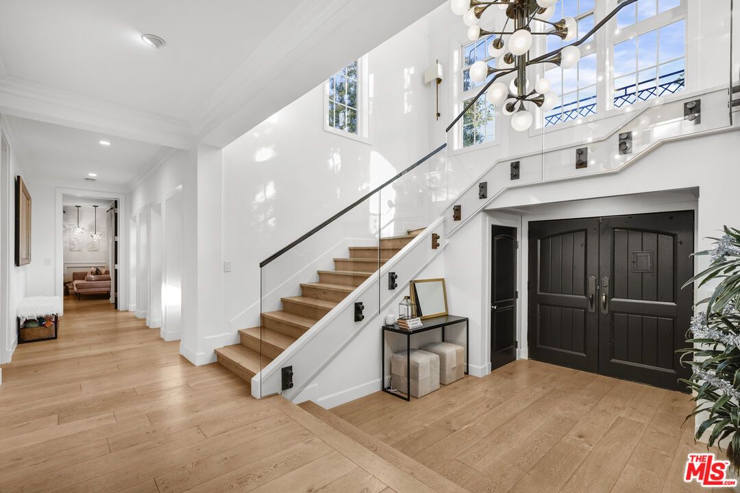 Interior, Pendant Lights, Recessed Lighting, Wood Texture Flooring