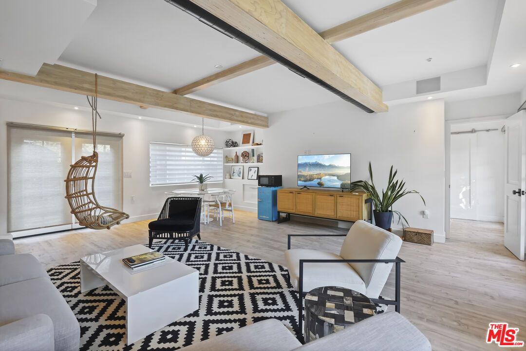 Dining room, Interior, Living room, Pendant Lights, Recessed Lighting, Wooden Beams, Wood Texture Flooring