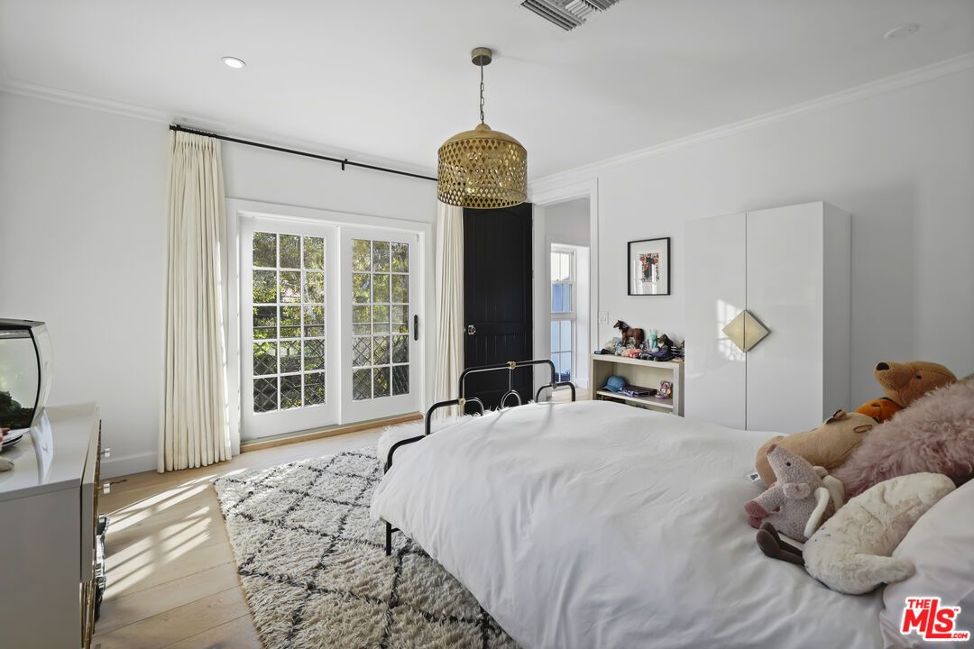 Bedroom, Interior, Pendant Lights, Recessed Lighting, Wood Texture Flooring