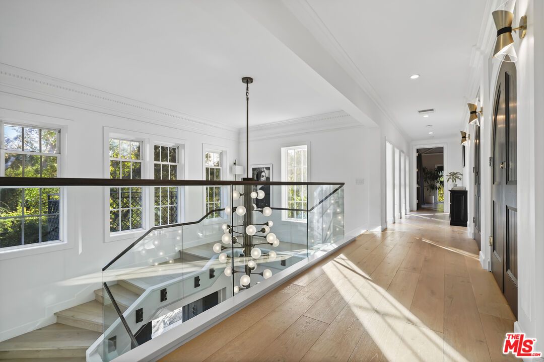 Interior, Pendant Lights, Recessed Lighting, Wood Texture Flooring