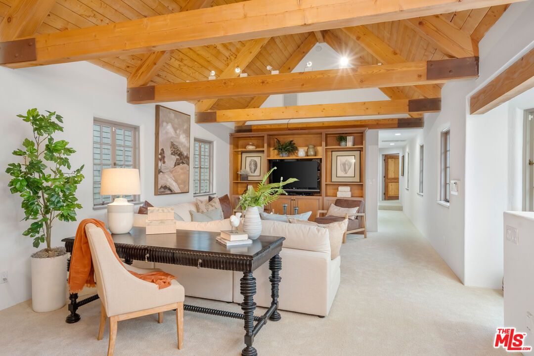 Interior, Living room, Recessed Lighting, Wooden Beams, Wooden Ceilings