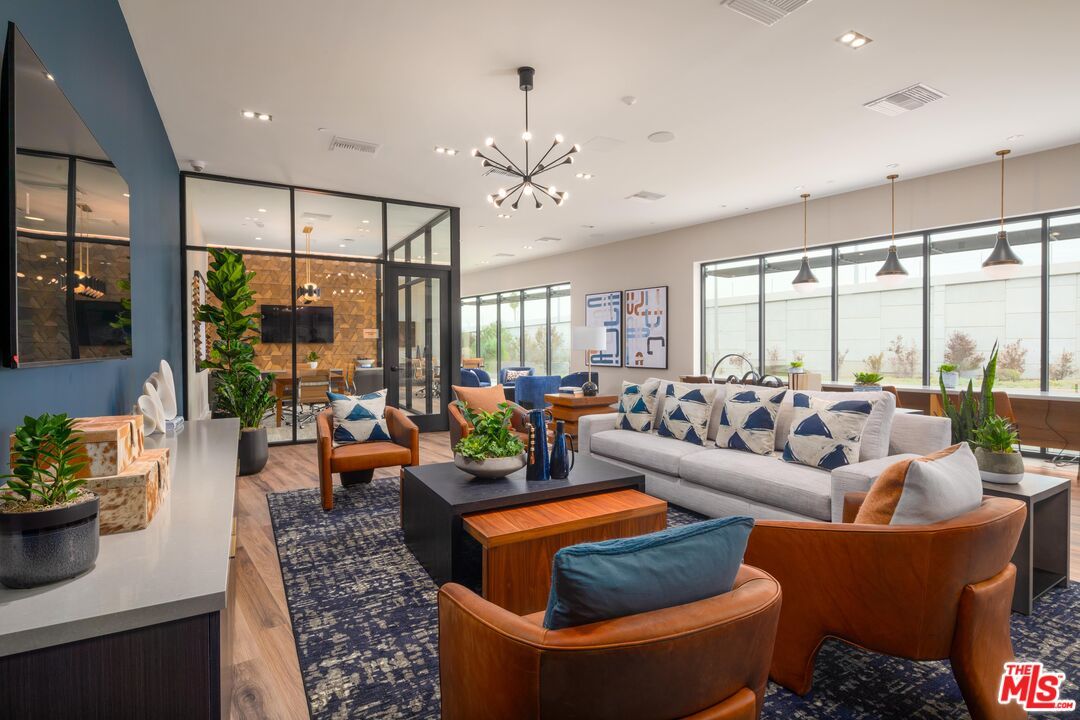 Interior, Living room, Pendant Lights, Recessed Lighting, Wood Texture Flooring