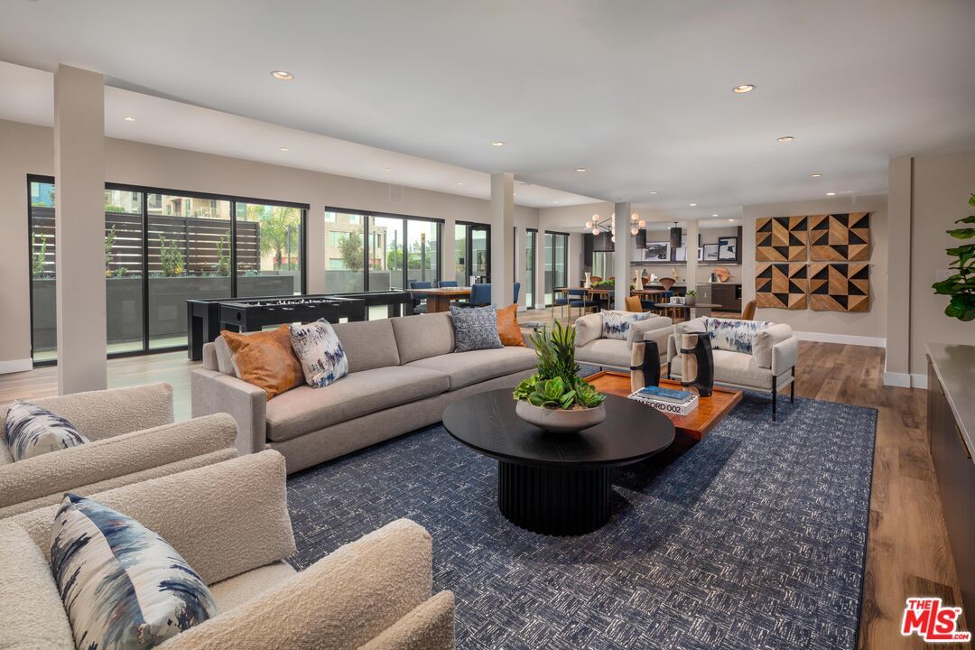 Dining room, Interior, Living room, Pendant Lights, Recessed Lighting, Wood Texture Flooring